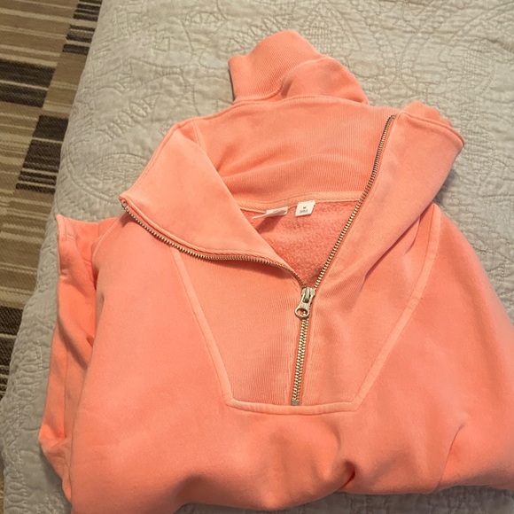 GAP Coral Half-Zip Women's Sweater - Picture 1 of 5